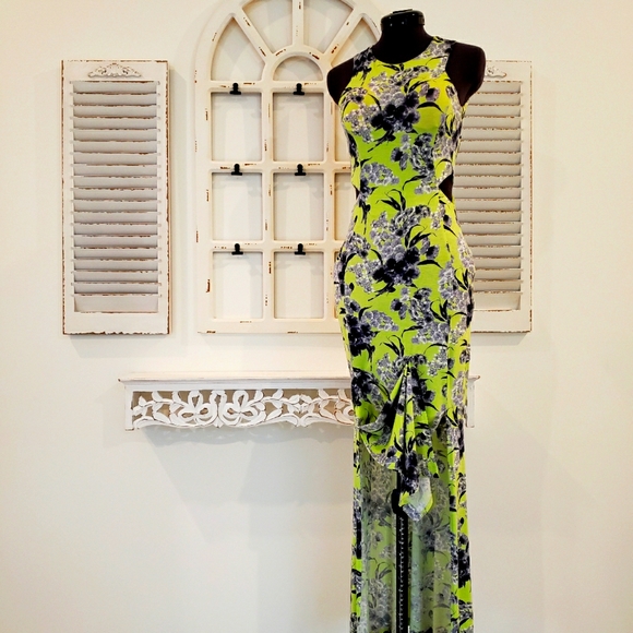 Miss Selfridge US2 Grey Floral print on light green Double Slit Gown - Picture 1 of 8